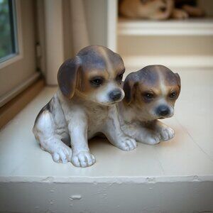 Vintage 1977 Enesco Beagle Dogs Porcelain Puppy Figurine Pair